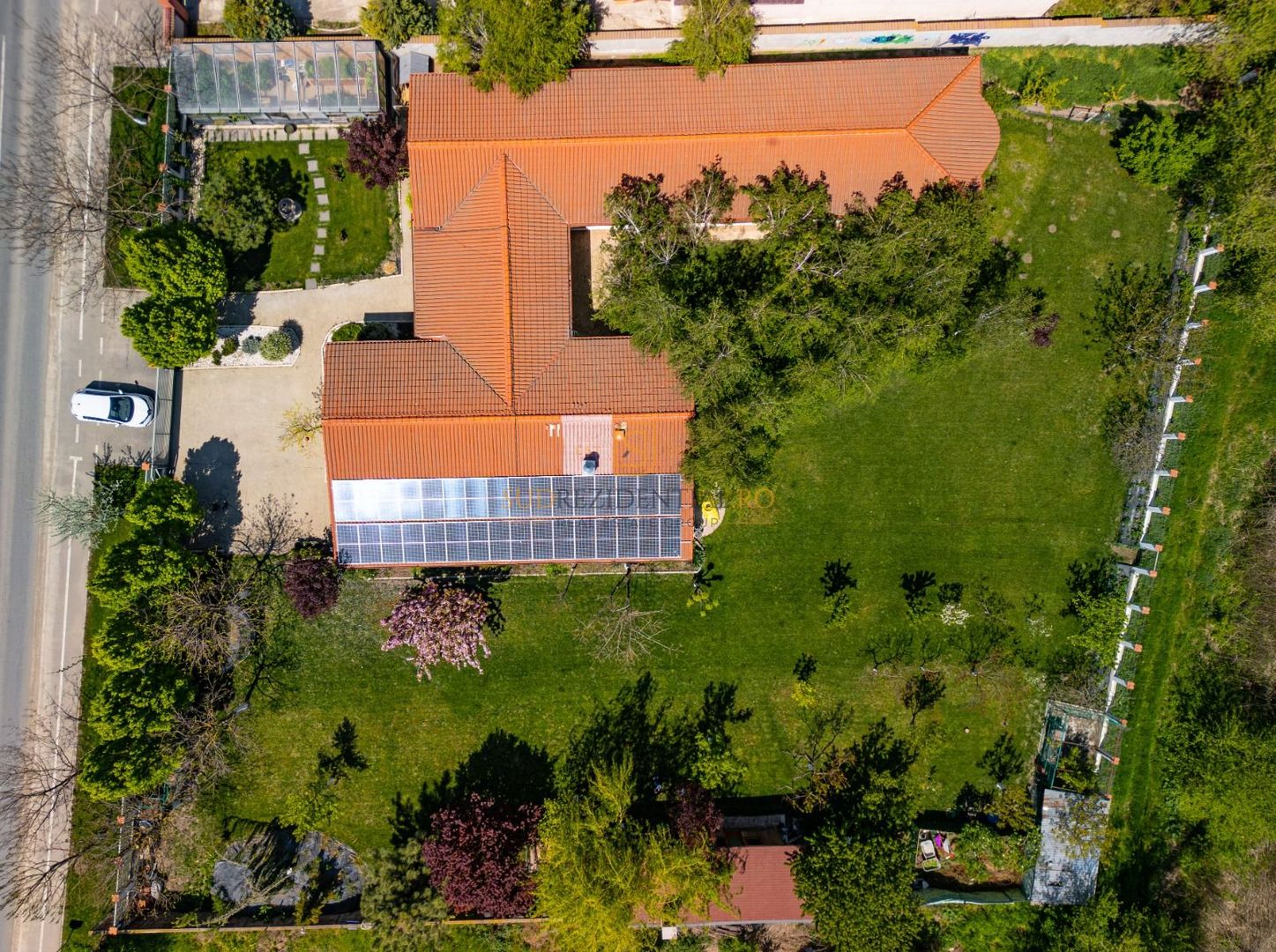 Resedinta spectaculoasa  – Vila exclusivista deschidere directa la lac - Poză 48