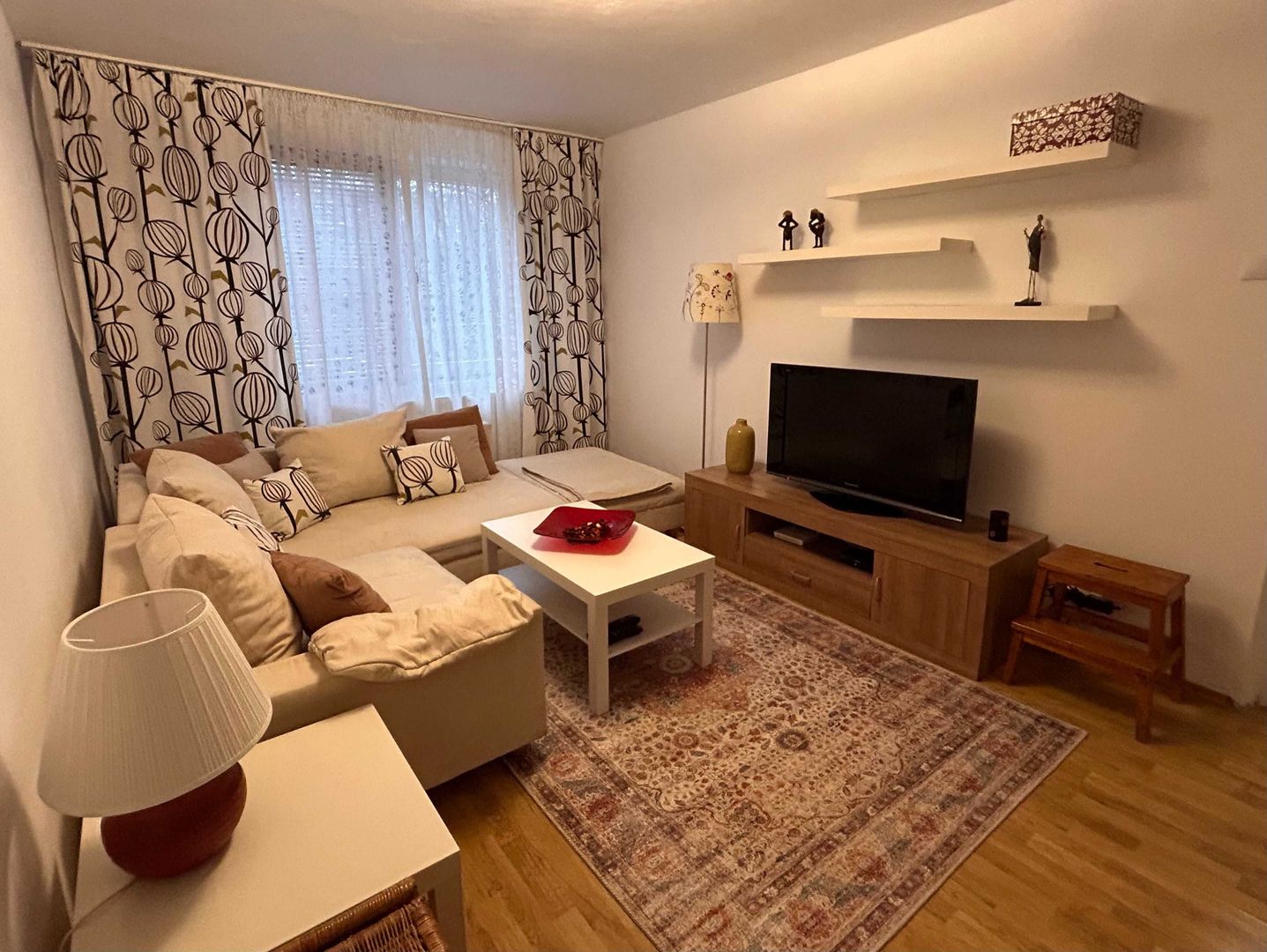 Garsonieră modernă, renovată, la 3 min de metrou Gorjului - Poză 2