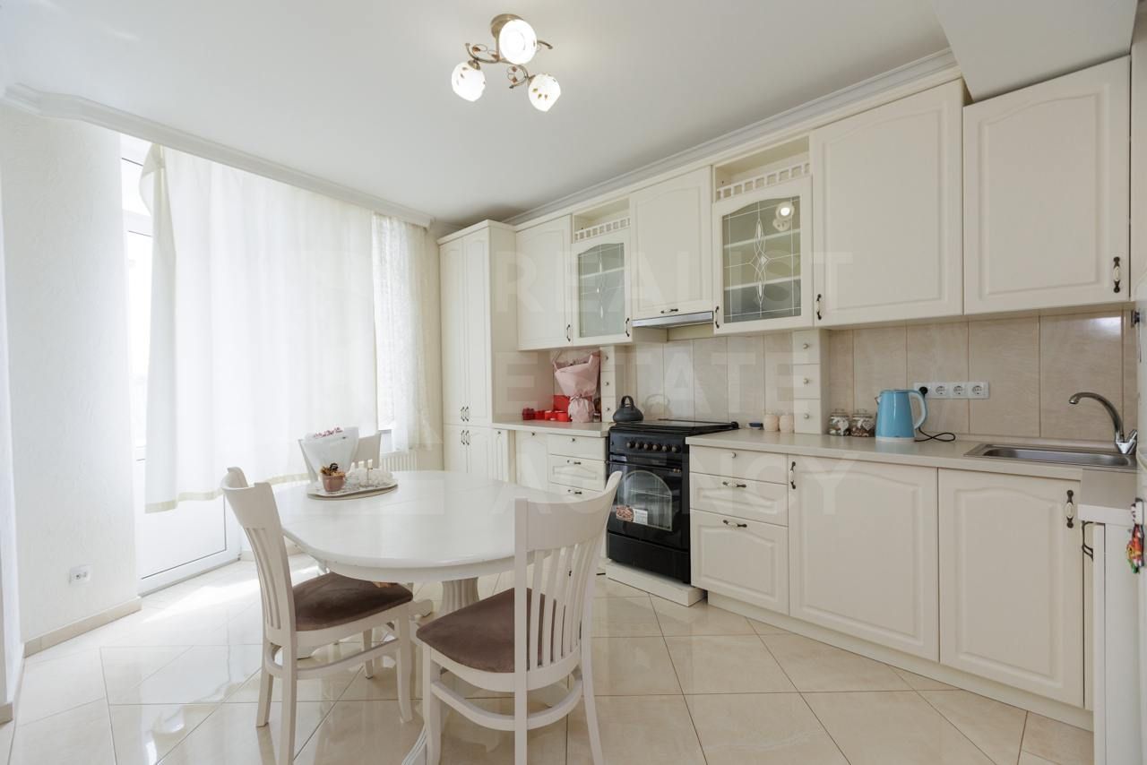 Vânzare, apartament, 2 camere , str. Alba Iulia, Buiucani - Poză 1