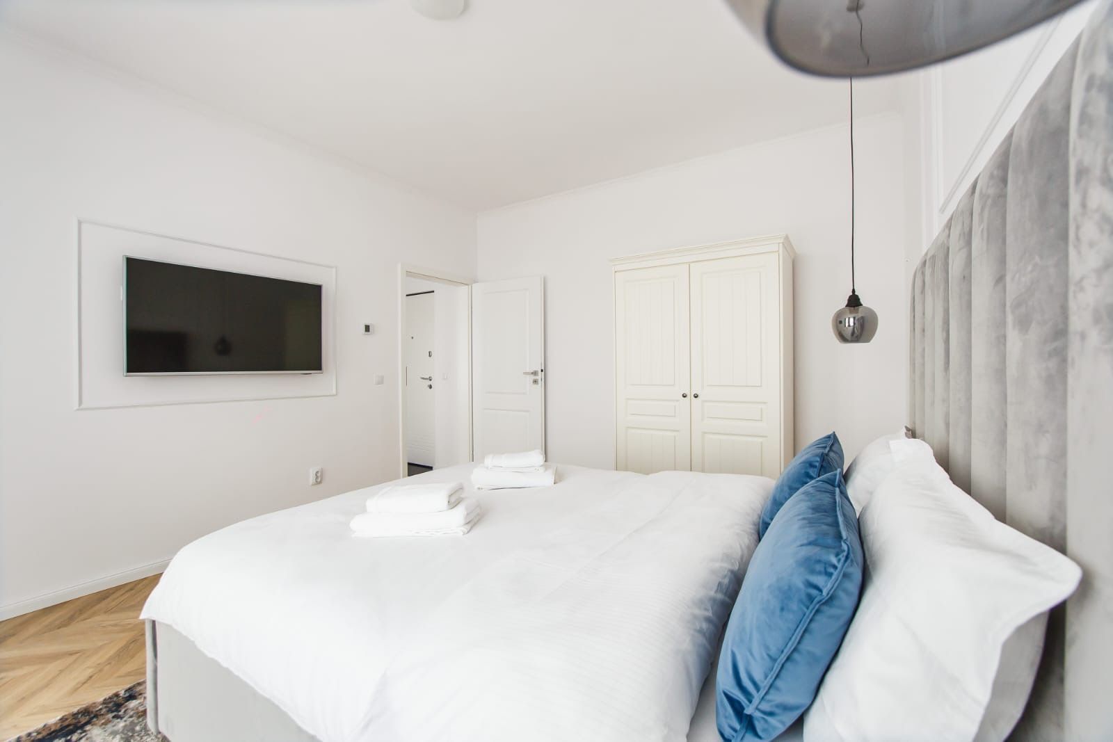 Apartament de închiriat la casă - Poză 3