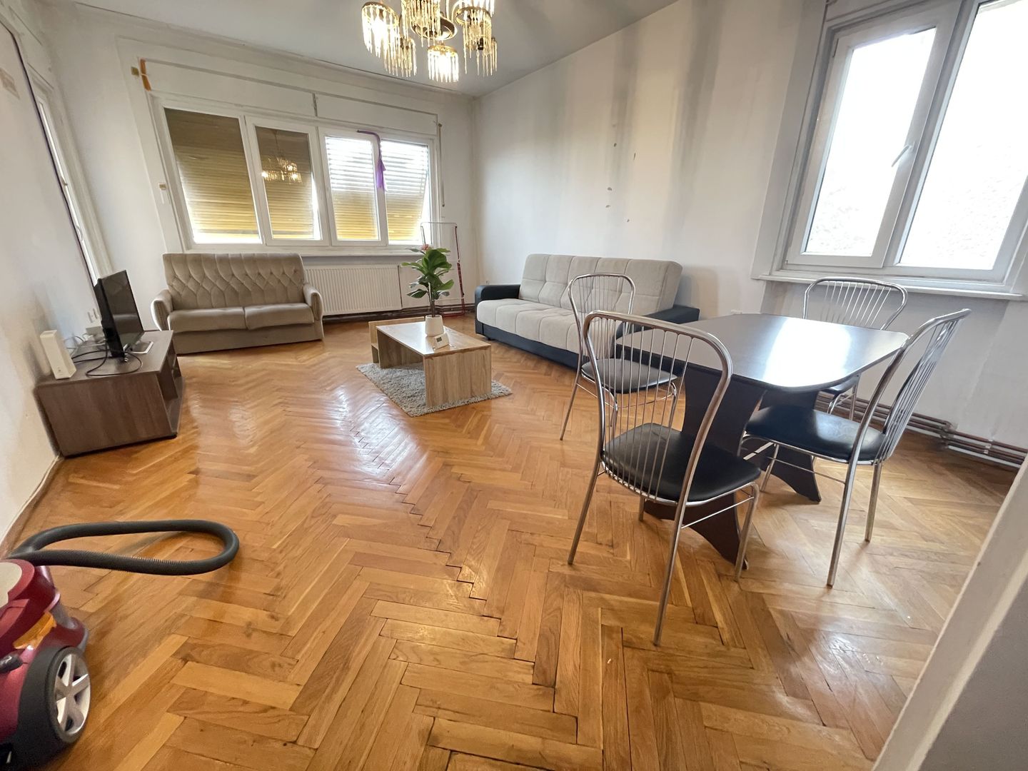 SPATIOS IN ZONA MEDICINEI -4 camere,garaj propriu si boxa - Poză 1