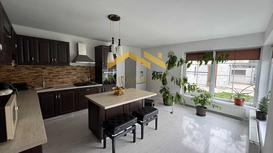 Casa Individuala - Sanmihaiu Roman - 5 camere - - Poză 4