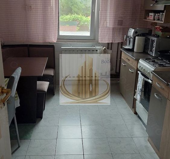 Apartament cu 4 camere Et. 1 Calea Lipovei - Poză 5