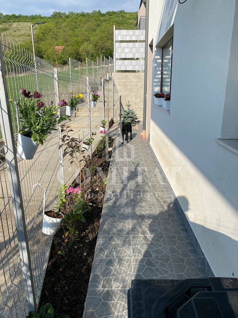 Casă tip duplex | Dezmir | Zonă rezidențială liniștită - Poză 14