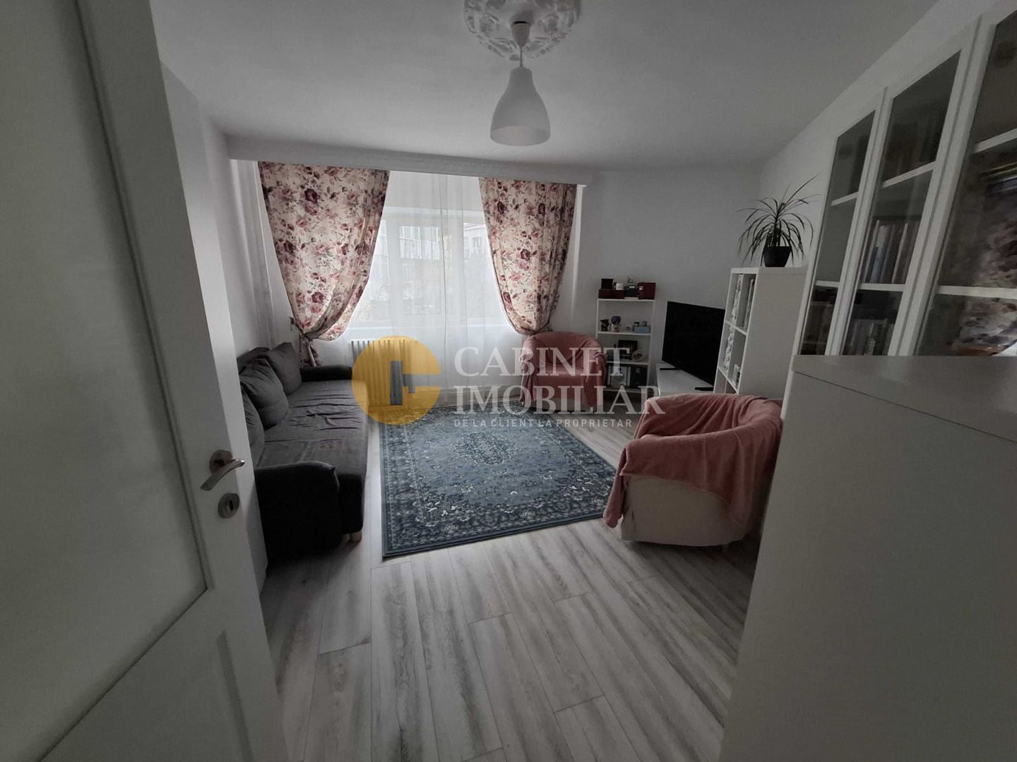 3 camere - DECOMANDAT - etaj intermediat - 75mp - Poză 1