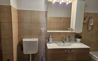 Apartament spațios, 2 camere, 2 balcoane, în zona Florilor. - Poză 5