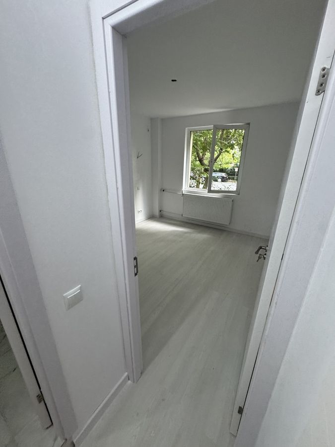 Vanzare Apartament 2 Camere Calea  Vitan intersectia Mihai Bravu - Poză 9