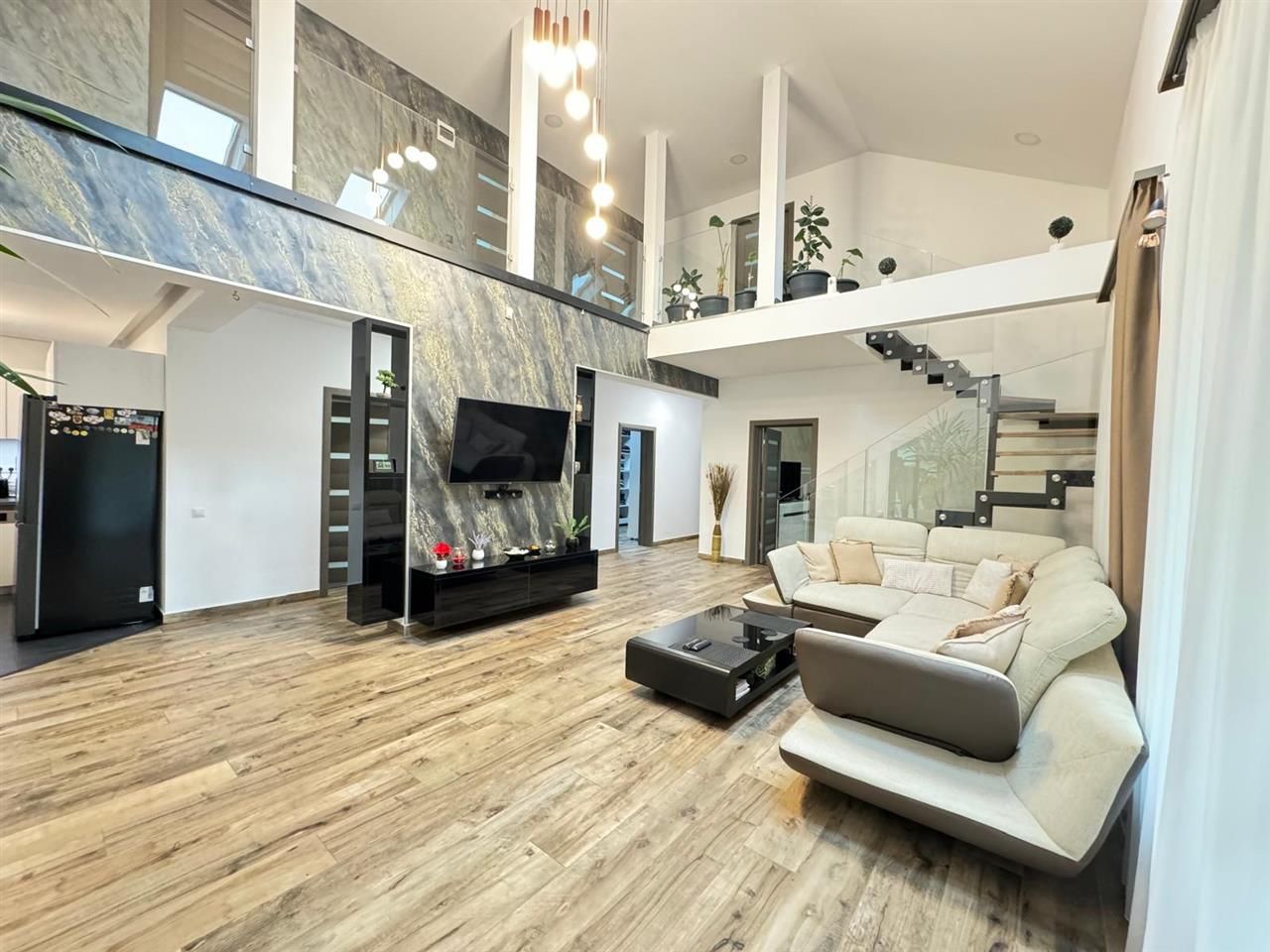 Vila in distinctia Premium! Arhitectura deosebita, locatie serena - Poză 1
