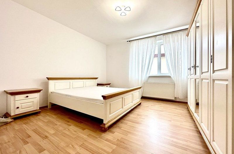 Casa de inchiriat - intrarea în Dumbravita - Poză 7