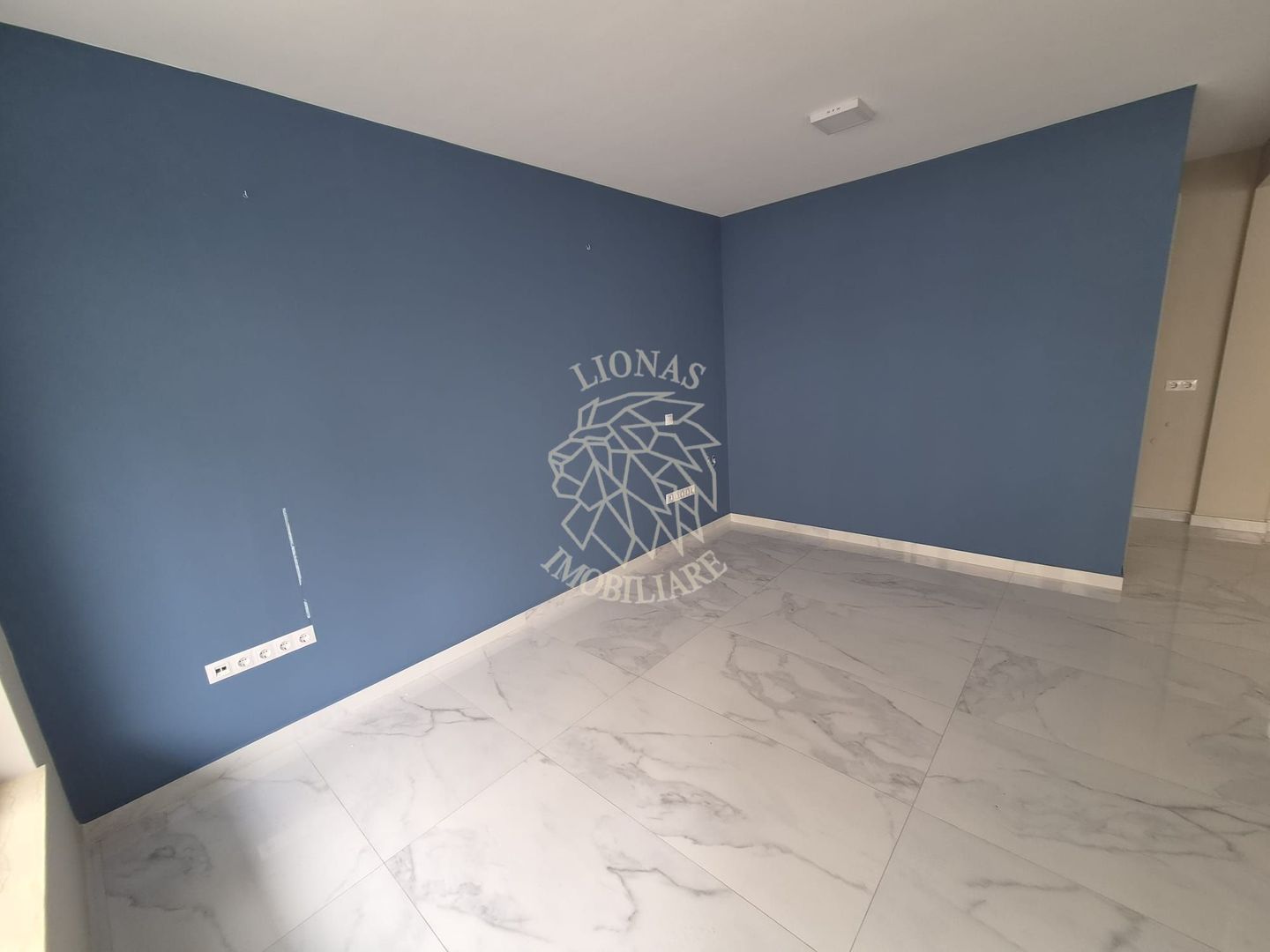 Spatiu de Birou Nou 36 mp-balcon 7 mp-Zona Han - Poză 3