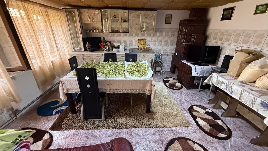 Vila S+P+1,+ garaj inchis + terasa si teren intravilan 6300 mp - Poză 25