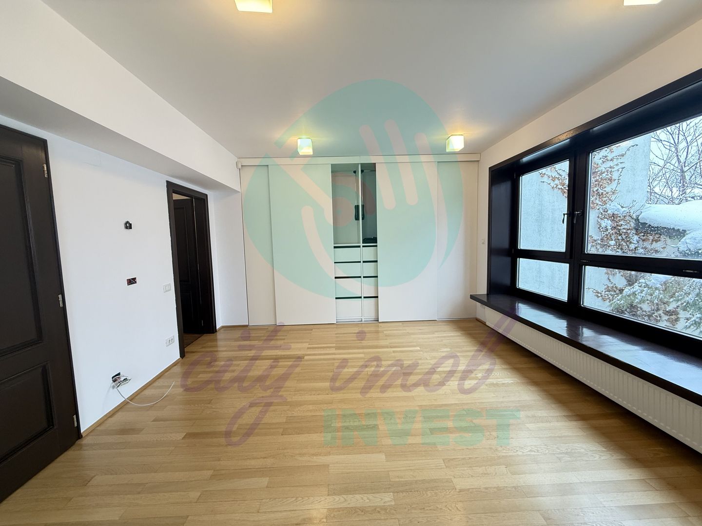 CASA ART-DECO CONSOLIDATA in 2011 cu gradina de 160 mp - Poză 15