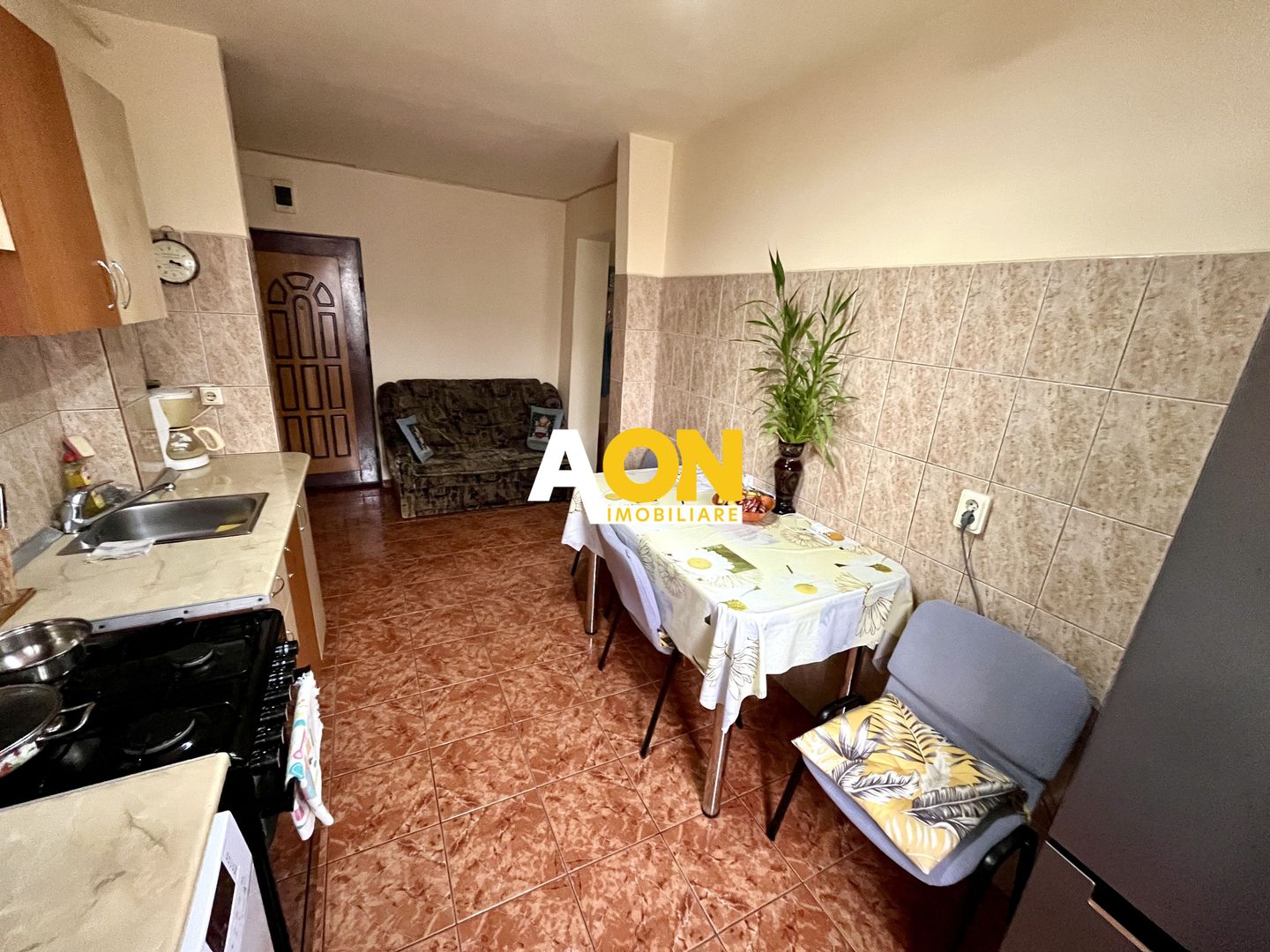 Apartament cu 2 Camere, Etaj 1, Zona Sub Bazinul Olimpic - Poză 2