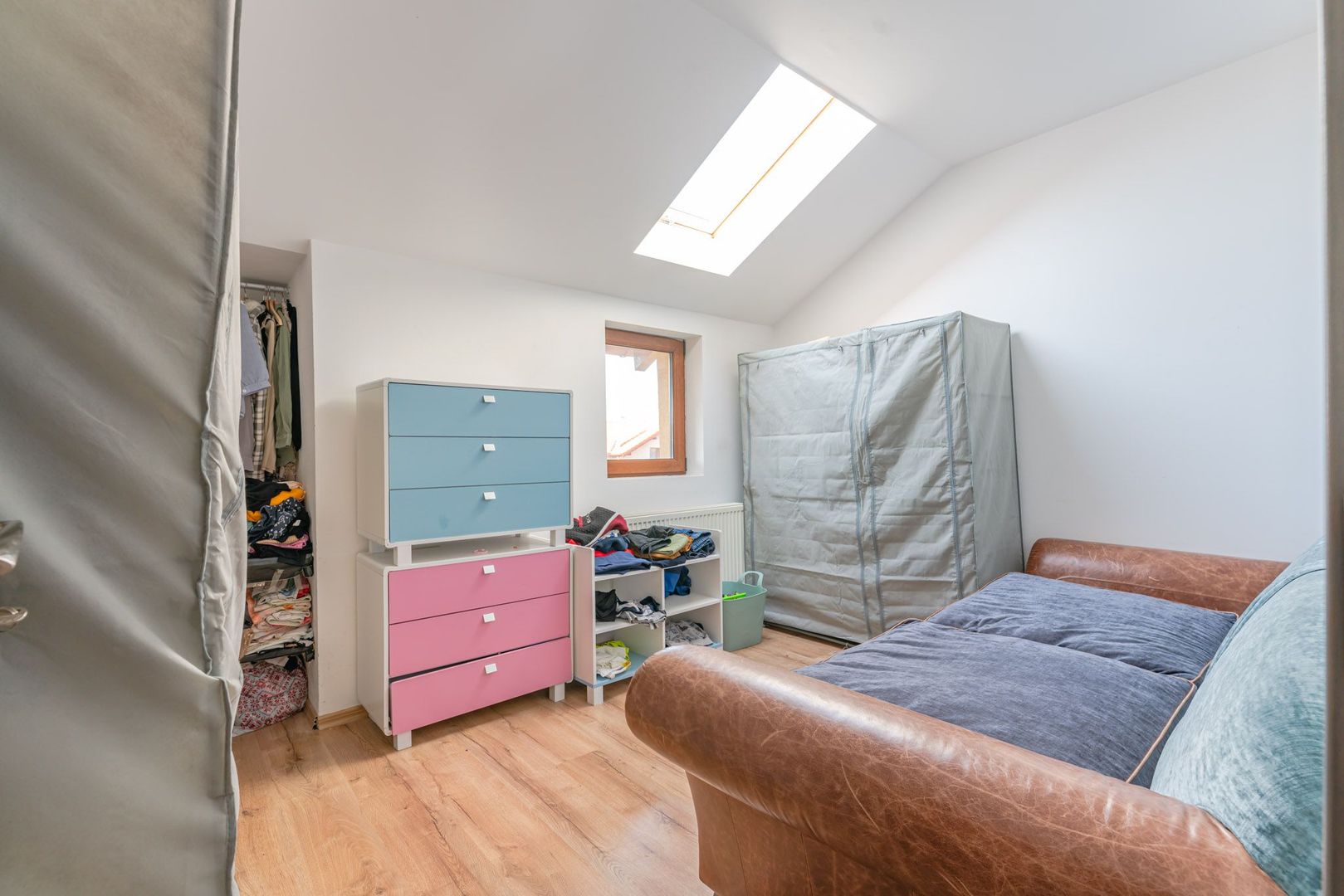 Casa insiruita compusa din 4 camere in Sanpetru - Poză 15