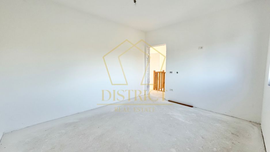 Duplex-uri cu 4 camere, 3 bai si perete coumn dublu in Chisoda, la asfalt. - Poză 15