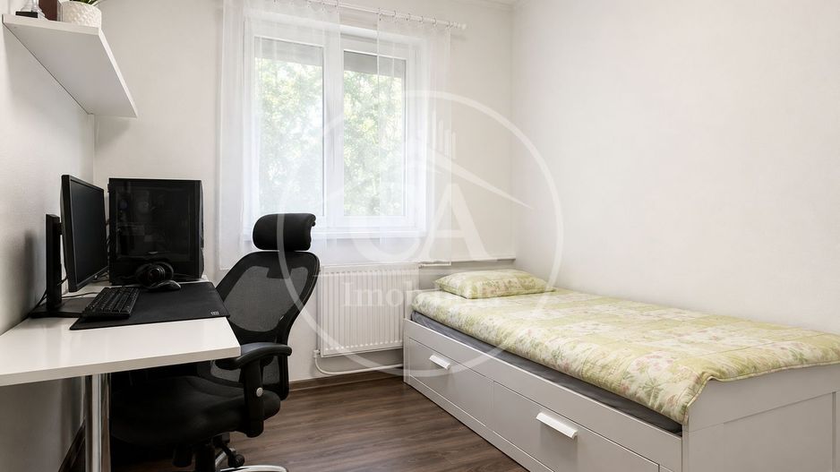 Apartament cu 3 camere de vânzare în zona Rogerius, Oradea - Poză 3