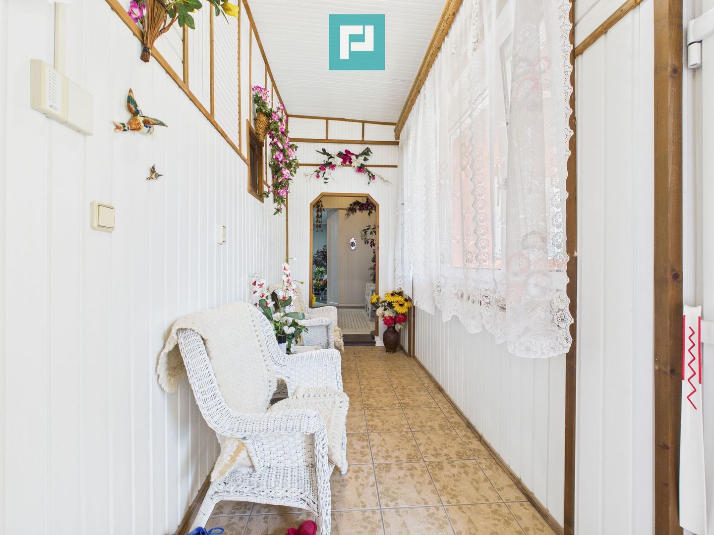 Casă cu 6 camere în Sânicolau Mare Timiș - Poză 7