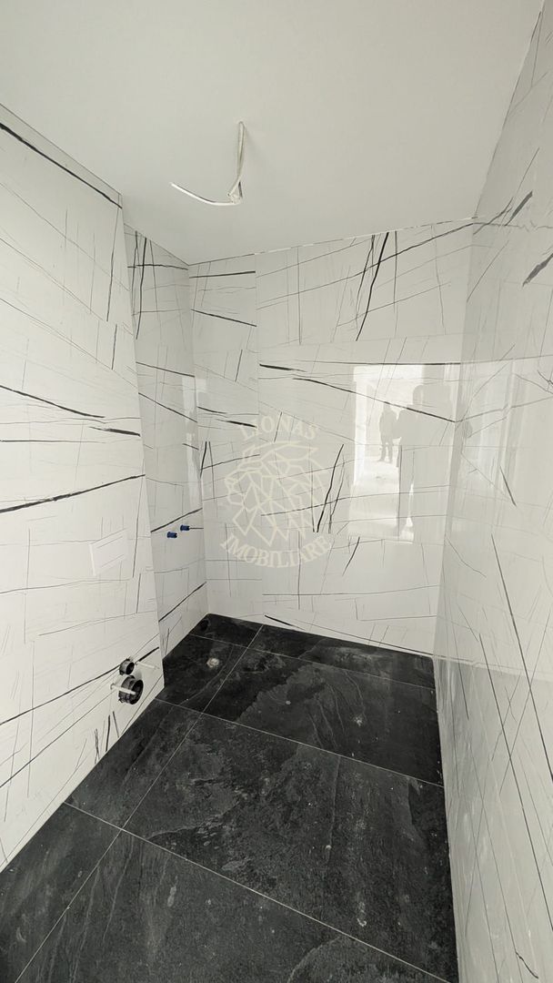 Apartament Ultrafinisat 3 camere-balcon-etaj 1-lift-Calea Moldovei - Poză 7