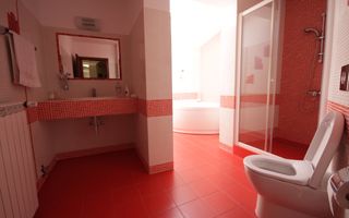 O casa deosebita cu Piscina - Poză 23