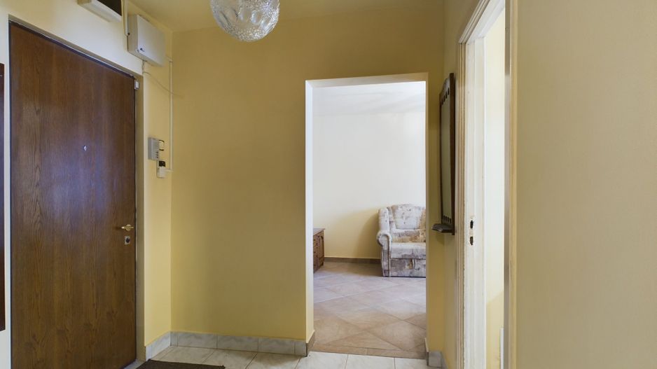 Apartament cu 3 camere, etaj intermediar - Poză 17