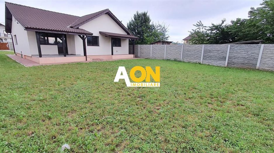 Casa 4 camere, teren 673 mp, toate utilitatile, Micesti - Poză 1