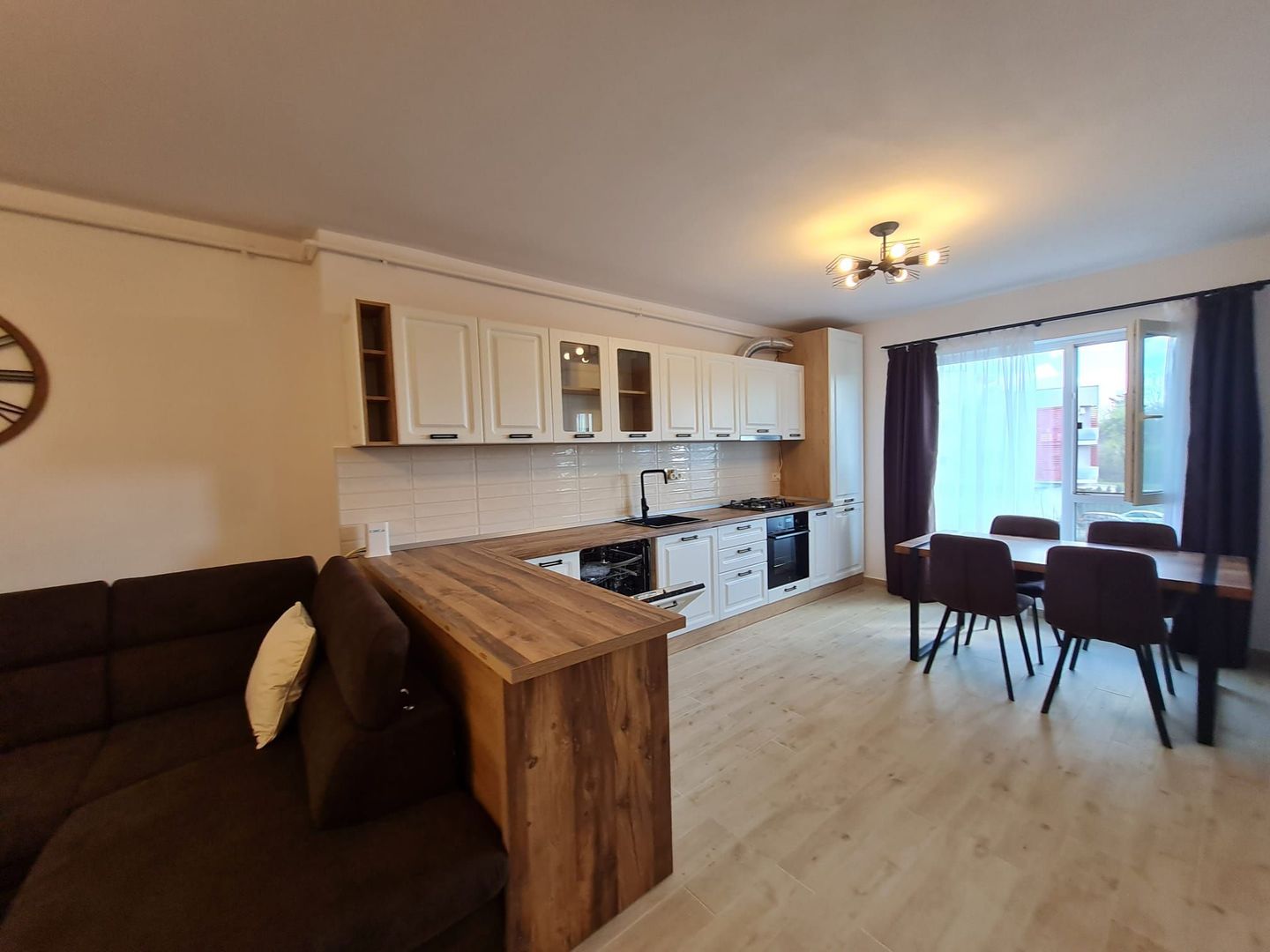 Lux la 5 minute de Iulius Town - Poză 23