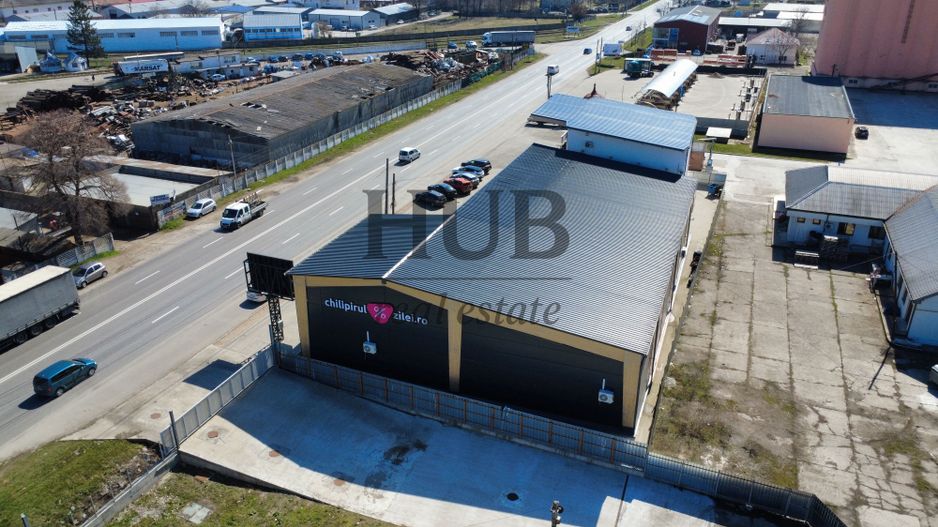 Showroom cu cladire de birouri | stradal | Roman/Neamt - de vanzare - Poză 2