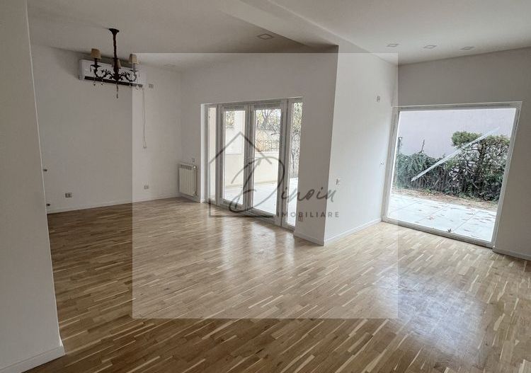 COM 0% I Vila Pipera + teren 2000mp I Recent renovata I NEMOBILATA - Poză 4