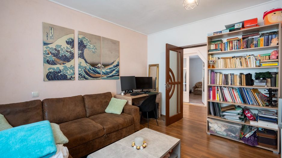 Casa cu 300 mp de teren , acces auto si dublu front in Nufarul - Poză 5