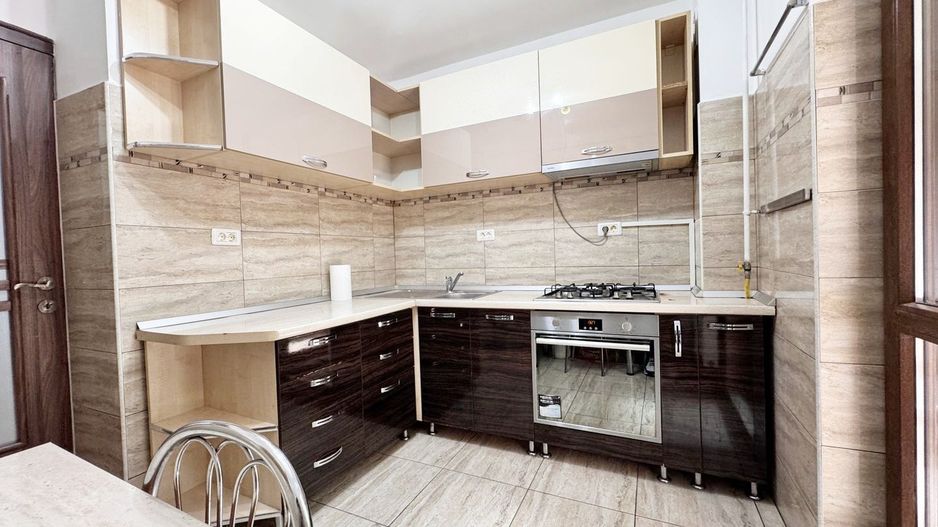 REZERVAT! Apartament decomandat, etaj 1 cu balcon, Calea Iuliu Maniu. - Poză 8