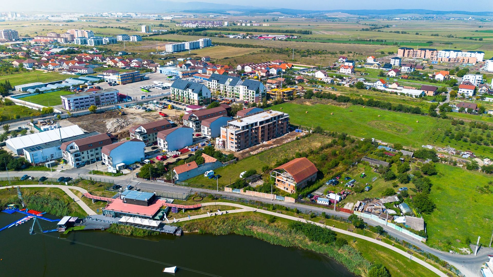 Penthouse pe malul lacului, cu terasă panoramică 90 mp - Poză 2