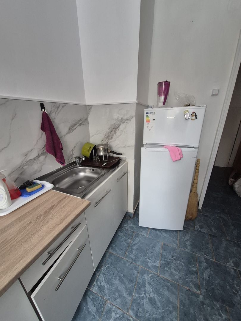 De inchiriat apartament 2 camere, Centru, 300 euro - Poză 1