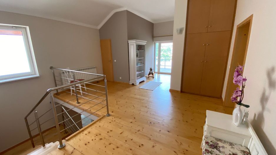 Generoasa si spatioasa - Poză 35