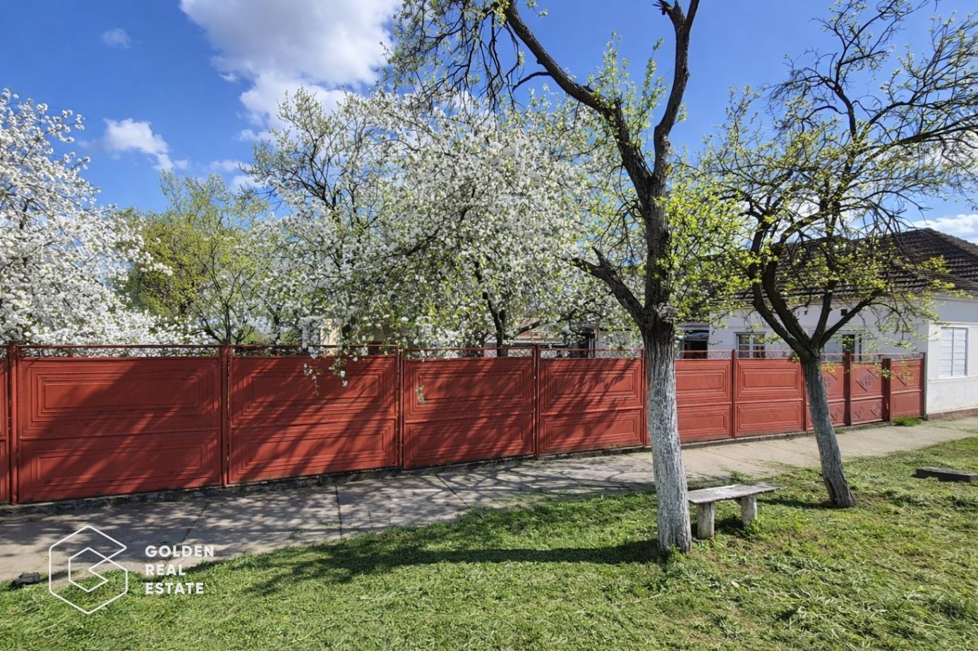 Casa cu doua corpuri de cladire, localitatea Chesint - Poză 2