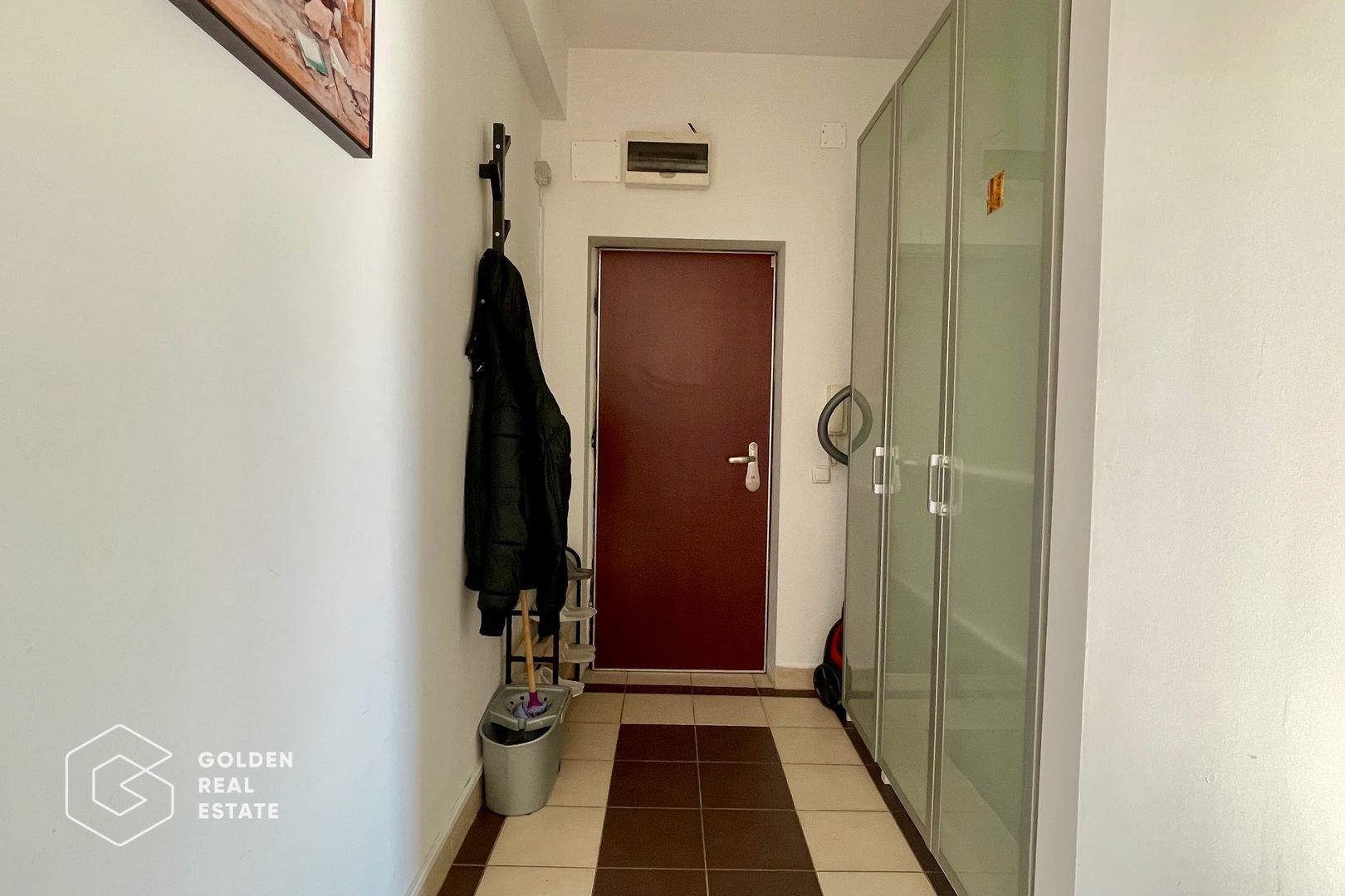 Apartament de 3 camere, decomandat, etajul 2 - Poză 2