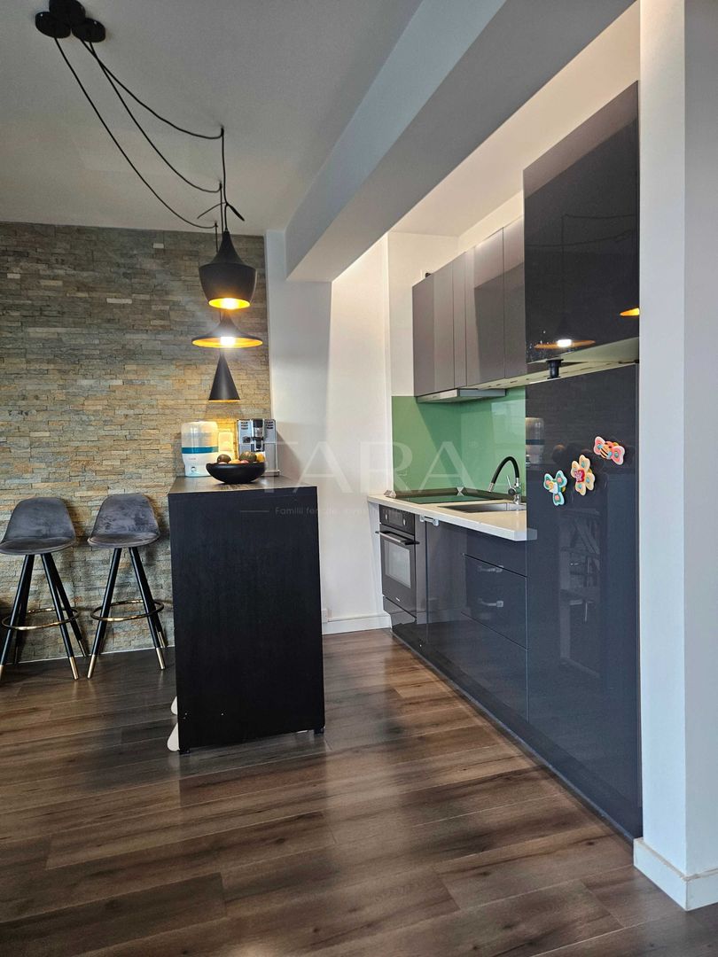 Apartament premium cu 2 camere, dressing și două balcoane generoase. - Poză 2
