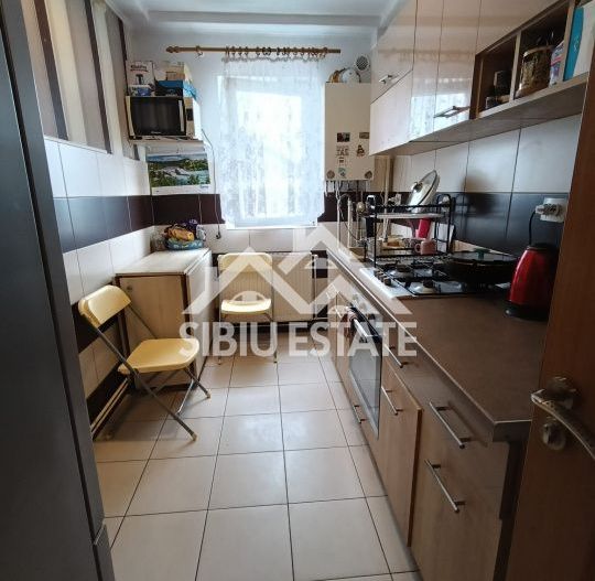  Apartament la mansardă ,3 camere, mobilat și utilat zona Ipas  - Poză 6