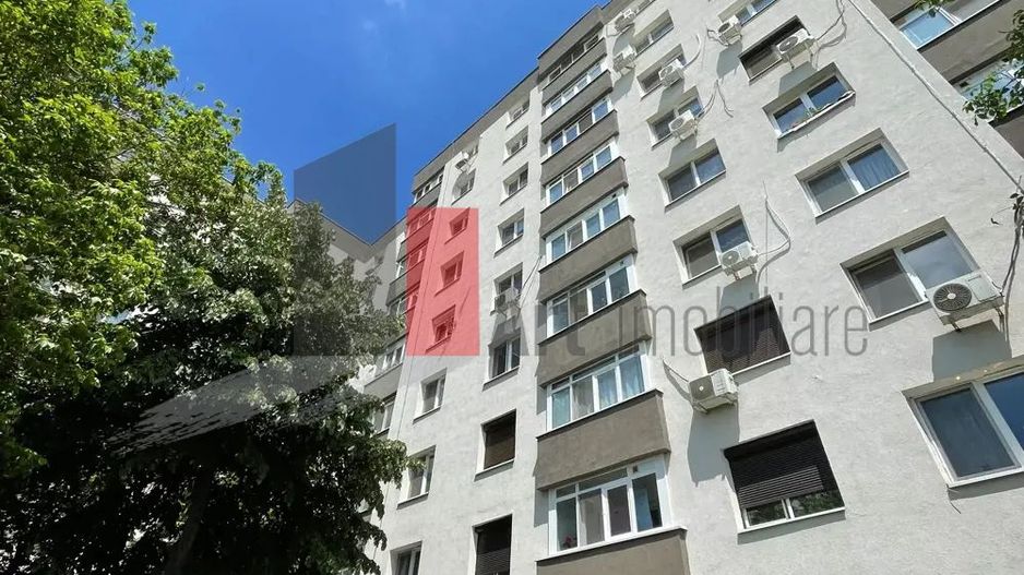 vand apartament 3 camere - Poză 1