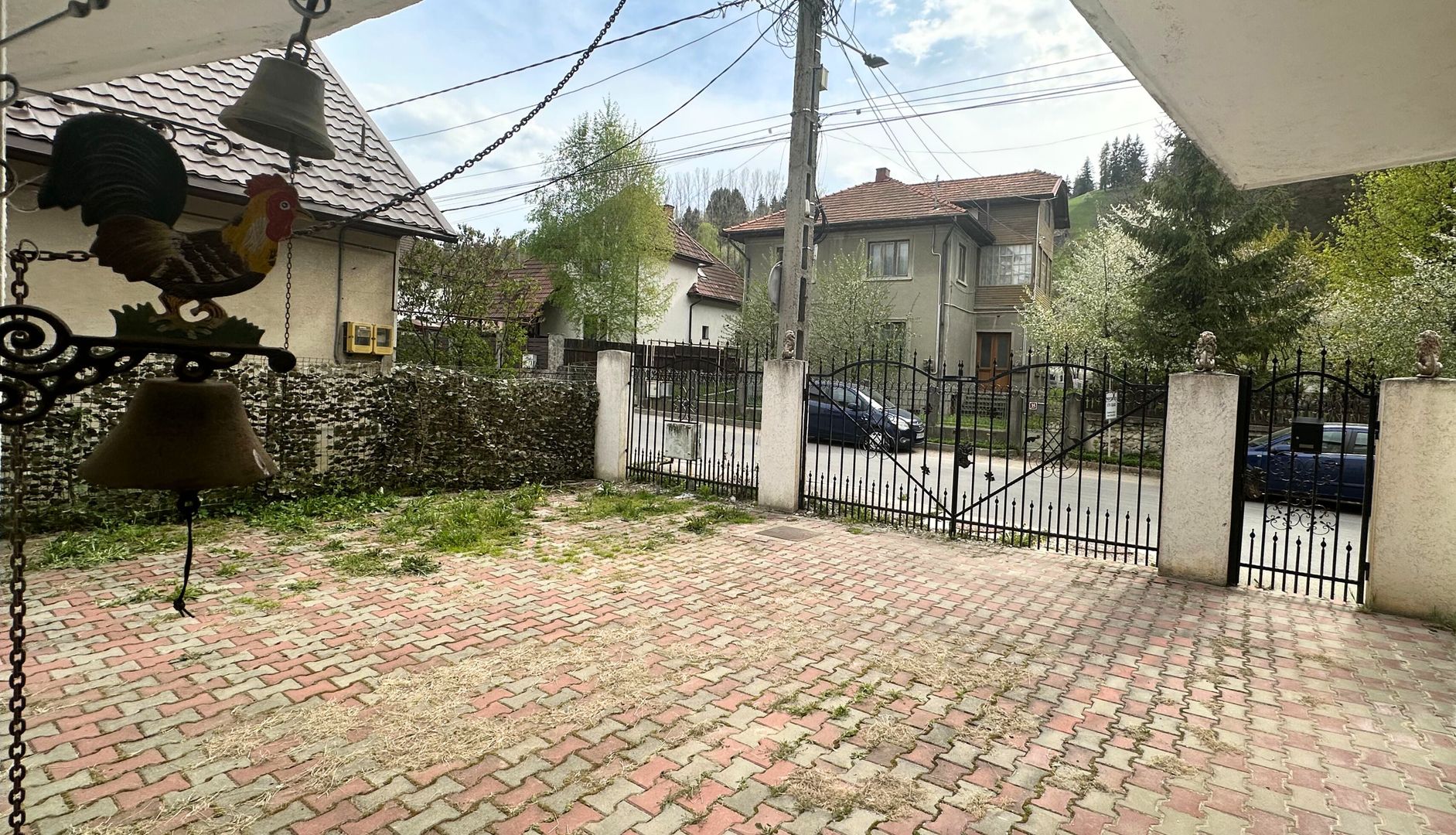 Vânzare casă Individuală 12 Camere la 5 minute de Castelul Bran - Poză 1