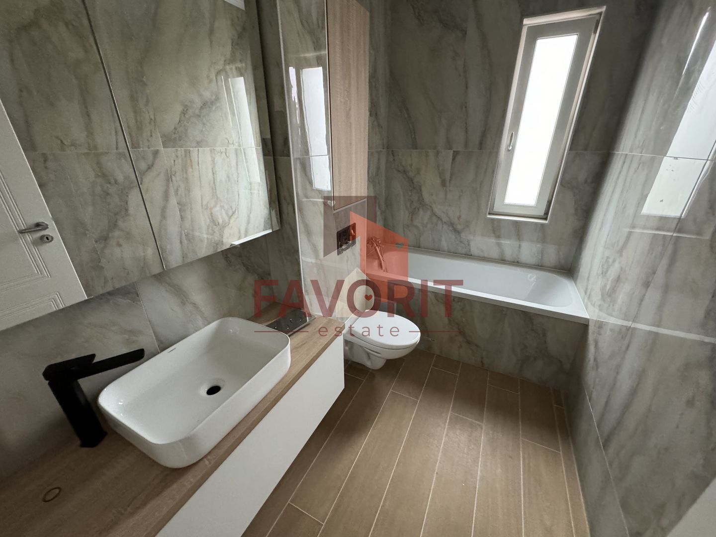 Etaj 1. Finisat la cheie. Loc de parcare - Poză 7