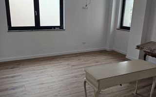 Apartament cu 2 camere de vânzare în Central, Craiova - Poză 2