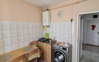 Apartament 1 camera 41 mp utili pivnita si balcon inchis Turnisor - Poză 4