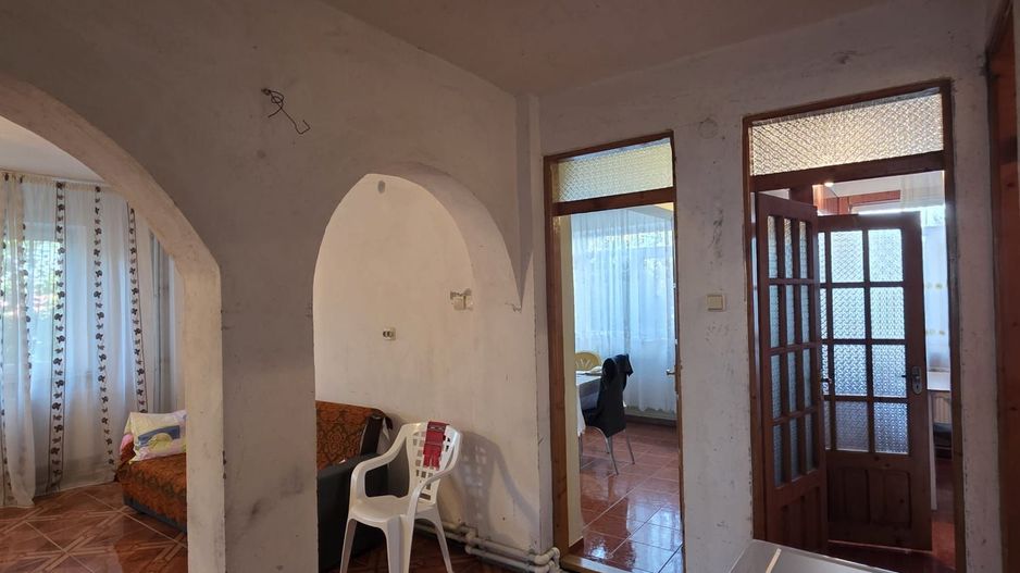 Casă / Vilă cu 8 camere de vânzare în Lapus, Craiova - Poză 8