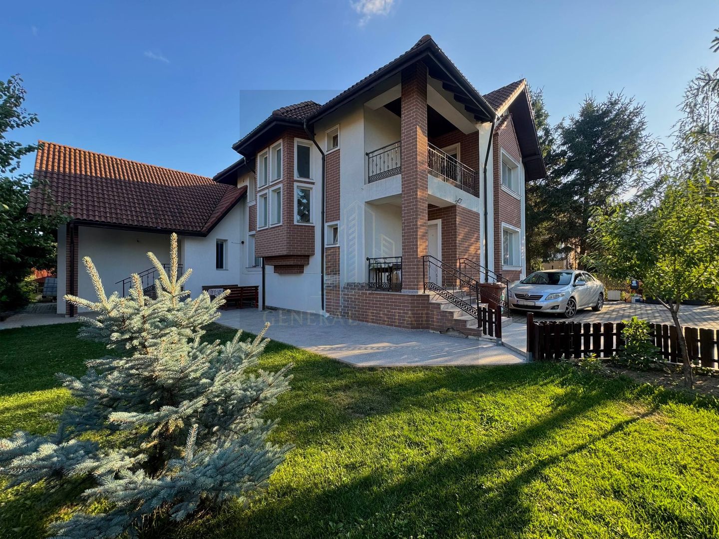 Vânzare Casă  D+P+E - 230 m.p. - Bucium - Poză 3