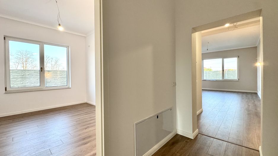 Duplex modern cu grădină, la intrare în Moșnița Nouă - Poză 13