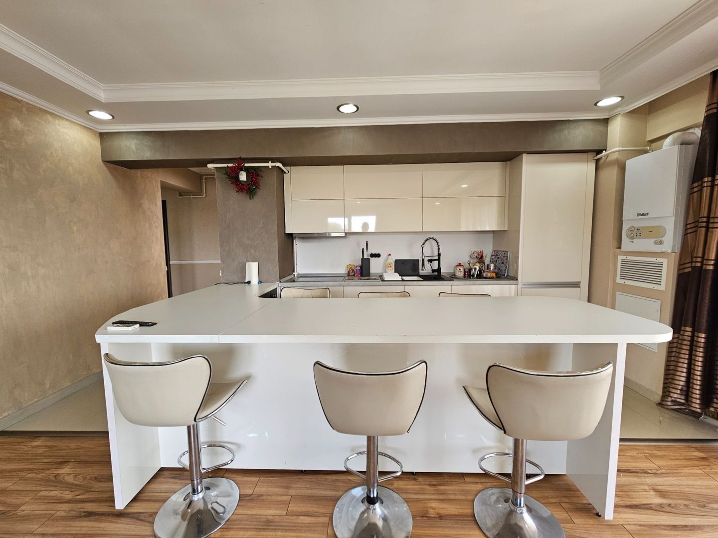 3 camere Inacu Nicoale Baneasa Piscina - Poză 2