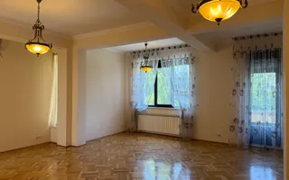 Vila 9 camere cu piscina si teren de 1.000 mp - Poză 23