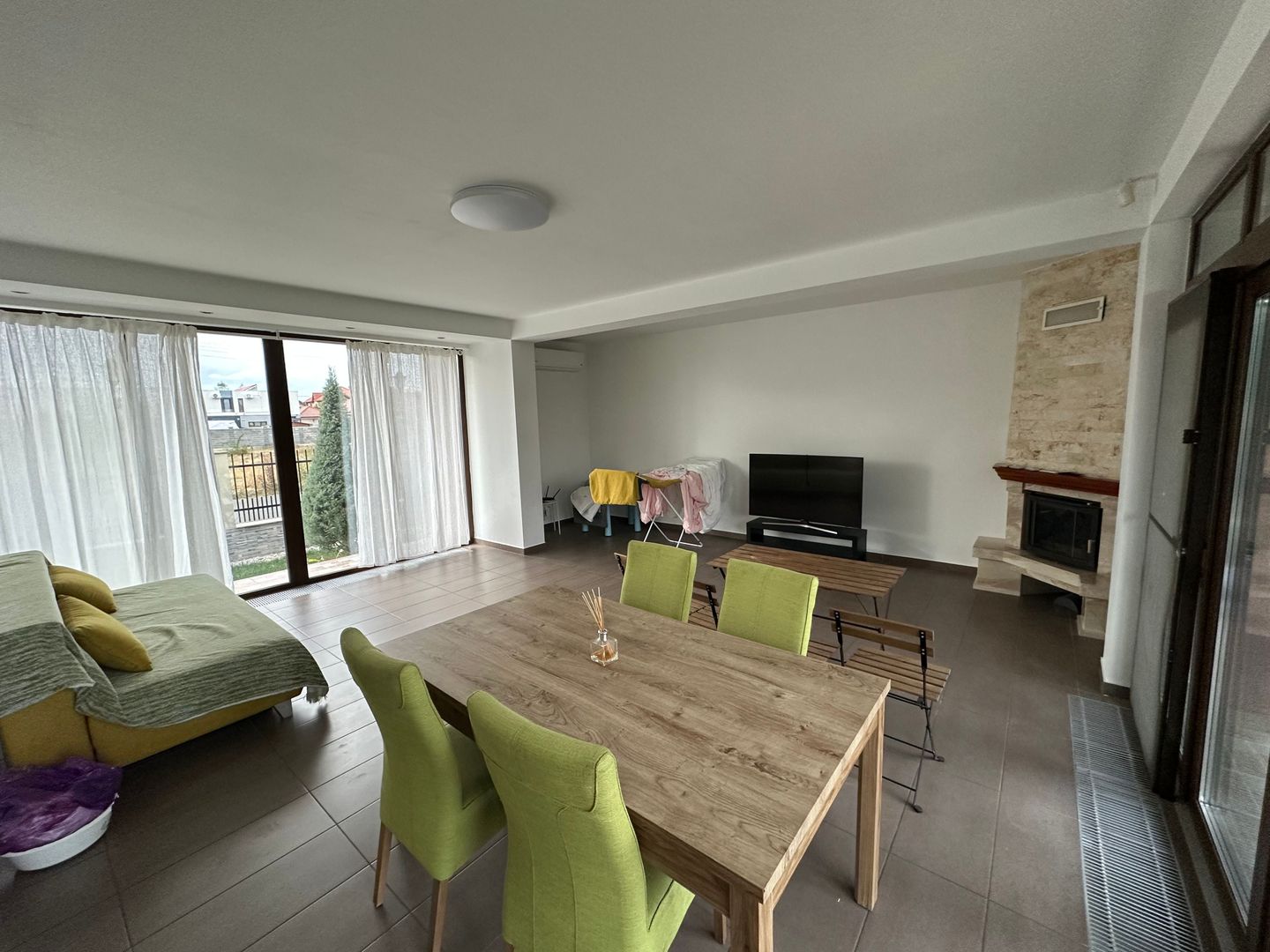 Casă / Vilă cu 4 camere de închiriat în zona Aradului - Poză 11