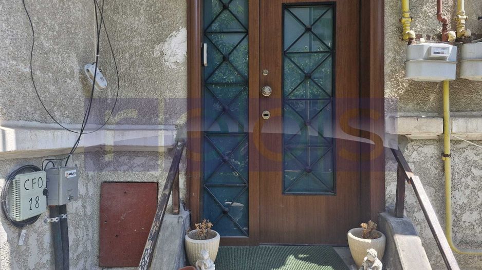 Vand apartament in vila 4 camere - Poză 1