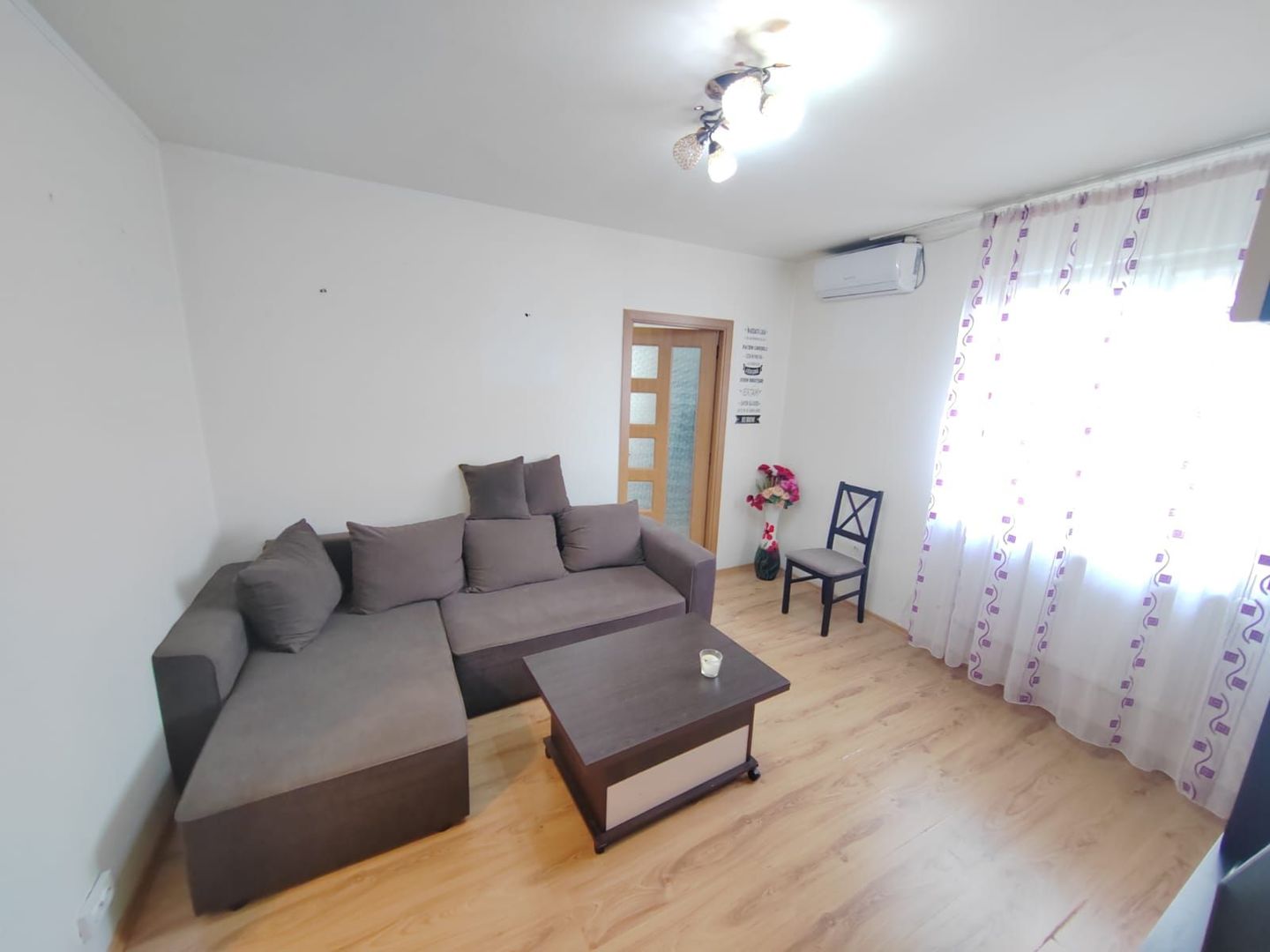 Titan Metrou 1 Decembrie - Poză 2